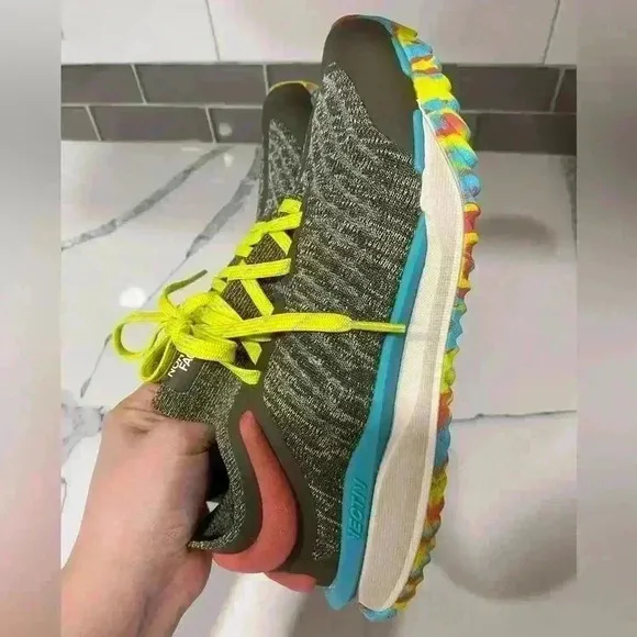 The North Face Women's VECTIV Escape Knit Trail Shoes Size 7