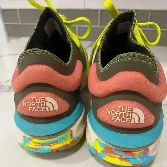 The North Face Women's VECTIV Escape Knit Trail Shoes Size 7