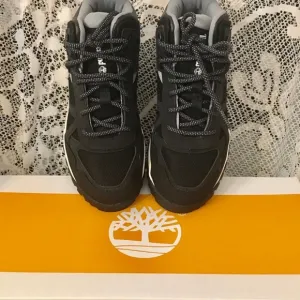 Timberland Youth Lincoln Peak Waterproof Mid Hiker Black Leather Shoes
