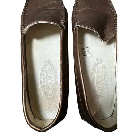 Tod's Women's Mocassins Driving Shoes‎ Bronze Copper Loafer Leather Size 8.5