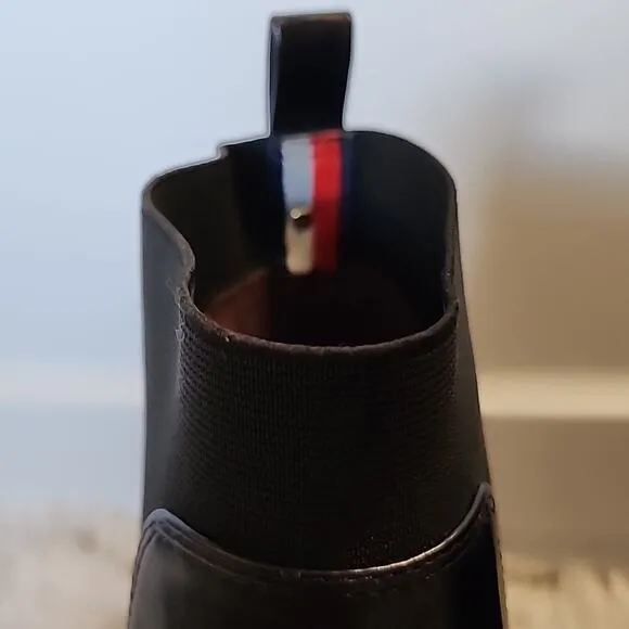 TOMMY HILFIGER POINTED TOE BLACK LEATHER HEEL BOOTS WOMAN'S  9.5 SEXY.