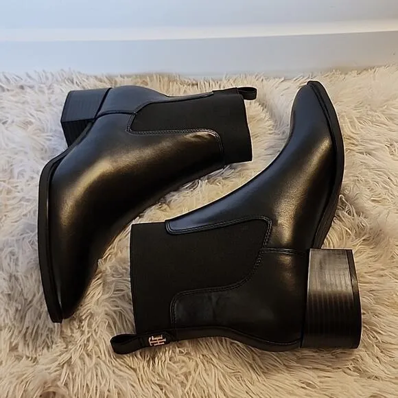 TOMMY HILFIGER POINTED TOE BLACK LEATHER HEEL BOOTS WOMAN'S  9.5 SEXY.