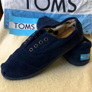 Tom’s Shoes Size 6 Youth New