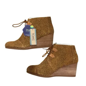 Tom’s shoes women’s Kala desert wedge tan mini cheetah suede bootie size 7.5