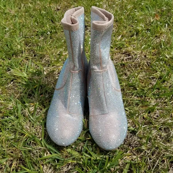 Torrid Sparkling Stretch Embellished Silver Jeweled Heeled Ankle Boots Size 10WW