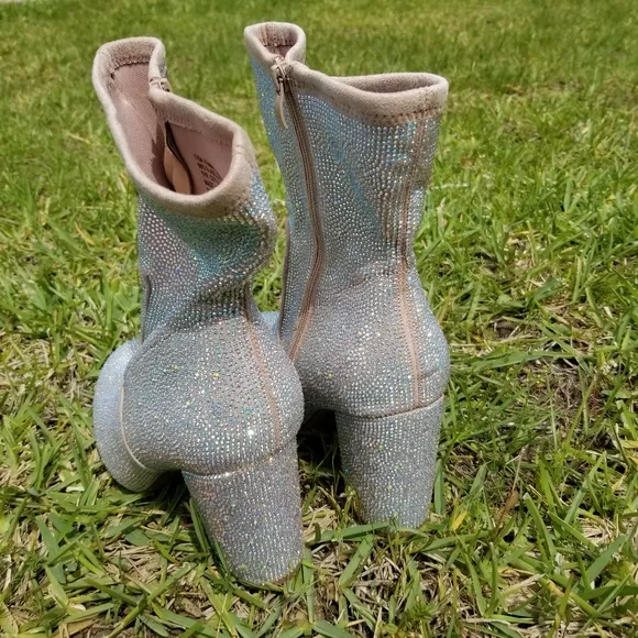 Torrid Sparkling Stretch Embellished Silver Jeweled Heeled Ankle Boots Size 10WW