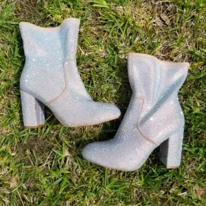 Torrid Sparkling Stretch Embellished Silver Jeweled Heeled Ankle Boots Size 10WW