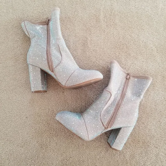 Torrid Sparkling Stretch Embellished Silver Jeweled Heeled Ankle Boots Size 10WW