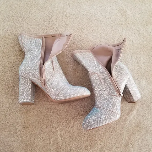 Torrid Sparkling Stretch Embellished Silver Jeweled Heeled Ankle Boots Size 10WW