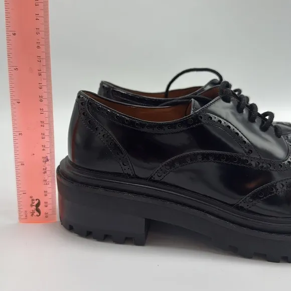 Tory Burch Lace-Up Leather Oxford Shoes toe cap size 9 preppy prep academia