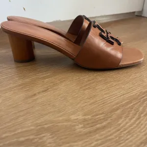 Tory Burch Leather sandals