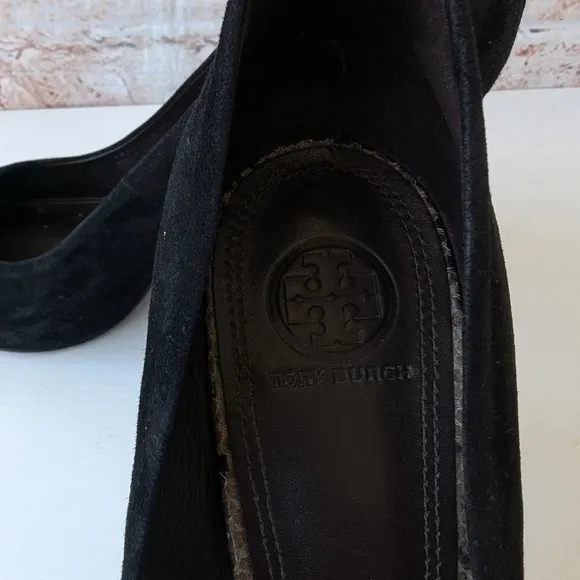 Tory Burch Snake Black, Brown and Gold Heels with Elegant Design