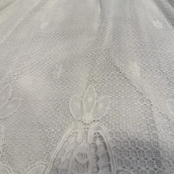 Tuckernuck White Lace Avalon Dress Size XL. Excellent condition.