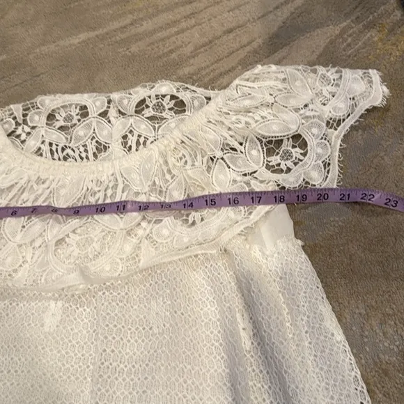 Tuckernuck White Lace Avalon Dress Size XL. Excellent condition.