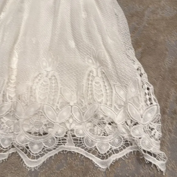 Tuckernuck White Lace Avalon Dress Size XL. Excellent condition.