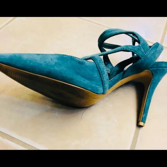 Turquoise Swede shoes size 8 1/2.
