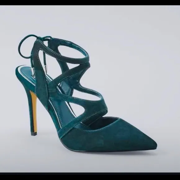 Turquoise Swede shoes size 8 1/2.