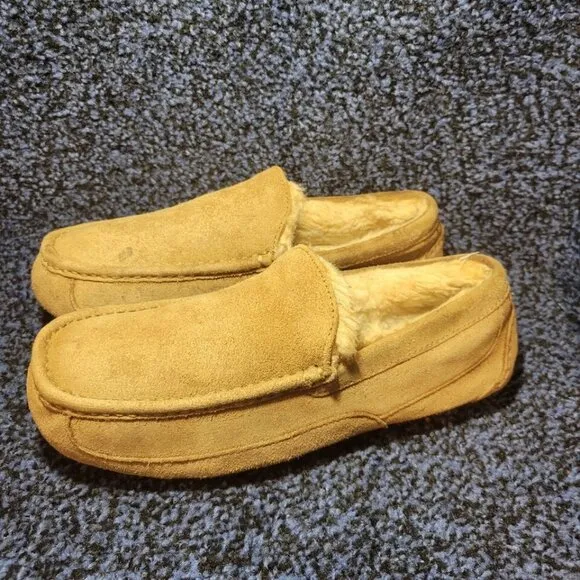 UGG Ascot Men's Size 11 US Chestnut Suede Slip On Sheepskin Lined Moc Toe Shoes