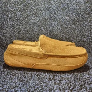 UGG Ascot Men's Size 11 US Chestnut Suede Slip On Sheepskin Lined Moc Toe Shoes