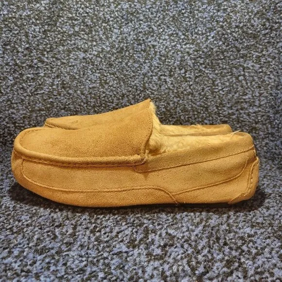 UGG Ascot Men's Size 11 US Chestnut Suede Slip On Sheepskin Lined Moc Toe Shoes