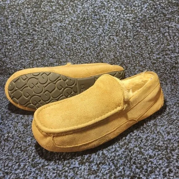 UGG Ascot Men's Size 11 US Chestnut Suede Slip On Sheepskin Lined Moc Toe Shoes