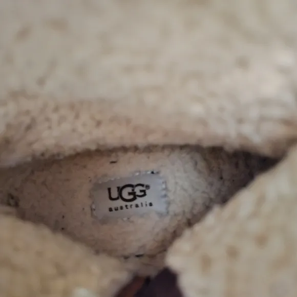 UGG‎ Australia Barolo Leather Boot Size 8