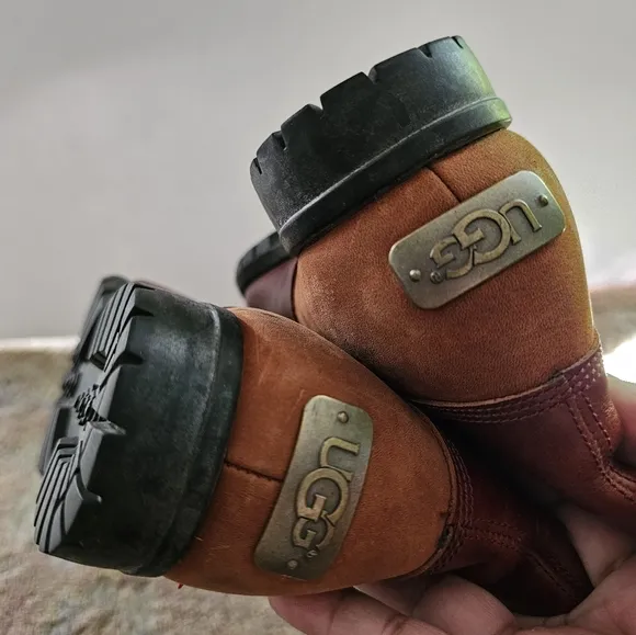 UGG‎ Australia Barolo Leather Boot Size 8