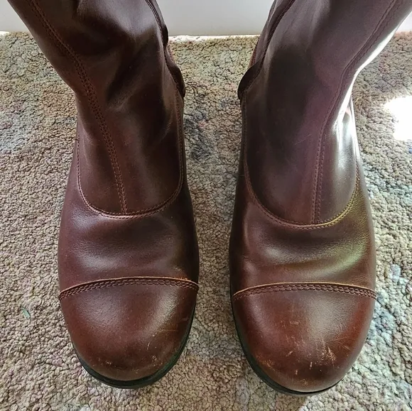 UGG‎ Australia Barolo Leather Boot Size 8