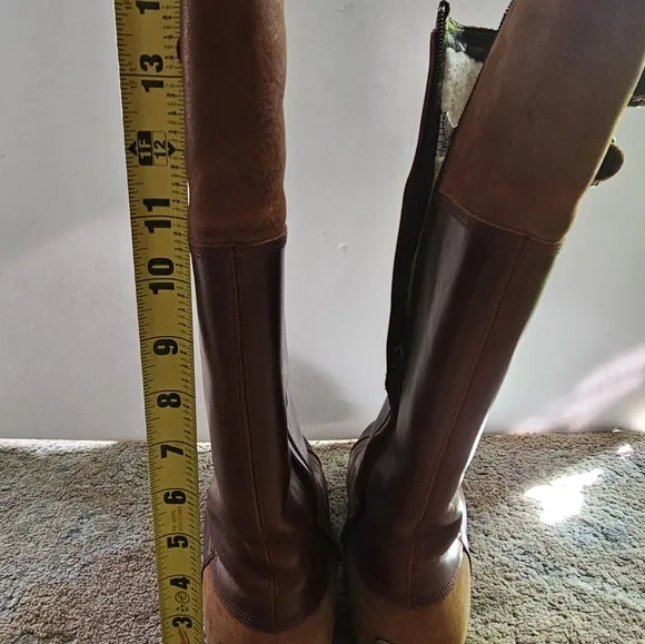 UGG‎ Australia Barolo Leather Boot Size 8