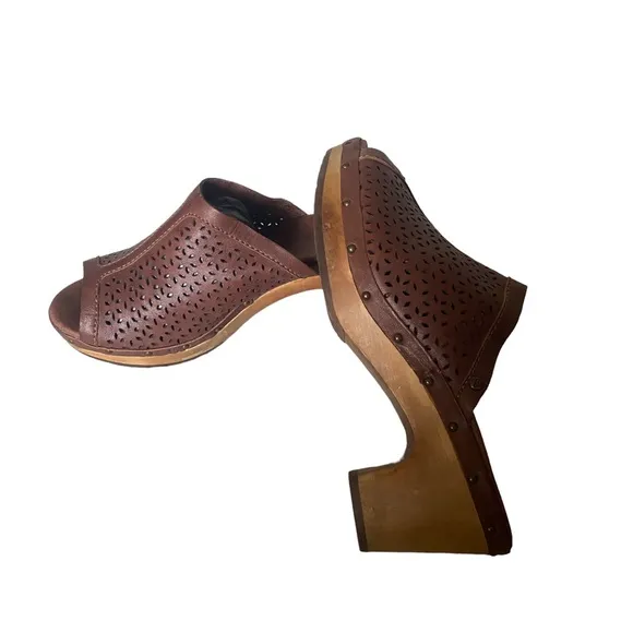 UGG Brown Slide Shoes Size 9