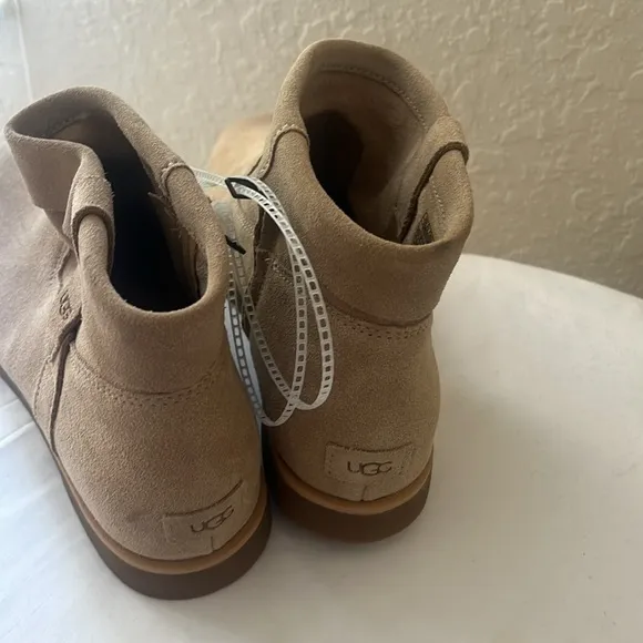 UGG Josefene Fold Size 7