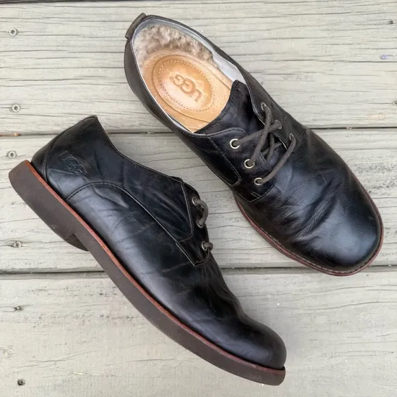 Ugg Klayton Black Leather Lace Up Shoes size 9.5