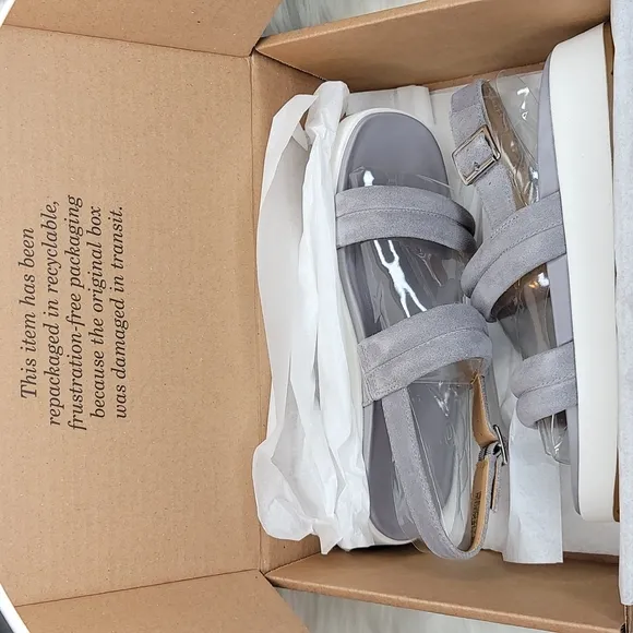 UGG Lynnden Sandal with Buckle Soft Amethyst Purple and White