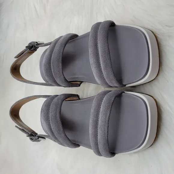 UGG Lynnden Sandal with Buckle Soft Amethyst Purple and White