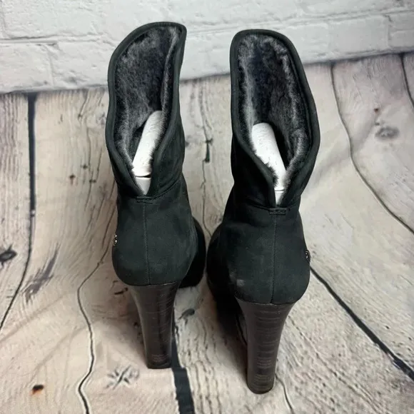 UGG Women’s Dandylion Ankle Booties Black Fur Lined Leather Shoes size 7