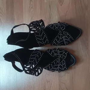 unbranded size 38 velvet rhinestone heel shoes