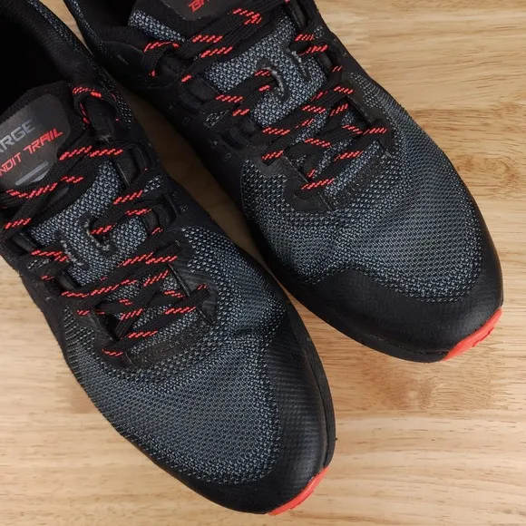 Under Armour Charged Bandit Trail Running Shoes Mens Size 11 Black Red Gore Tex