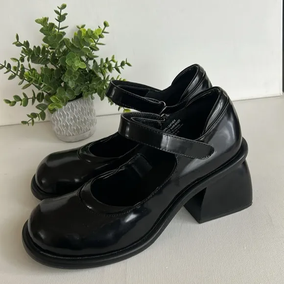 UNIF Elegant Black Mary Jane Shoes