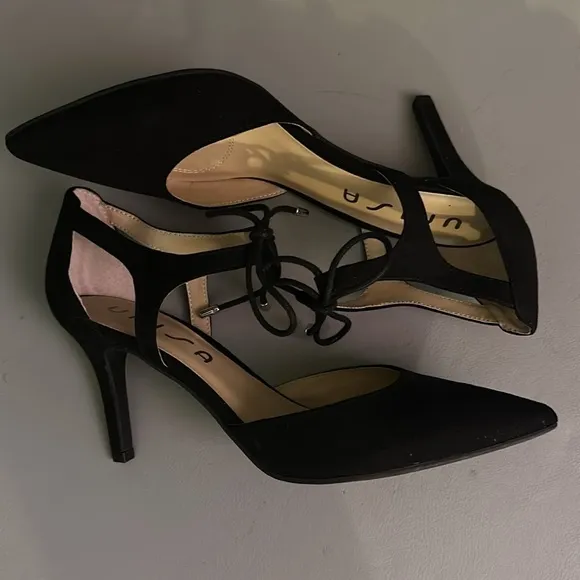 Unisa Black Suede Shoes. Pre owned