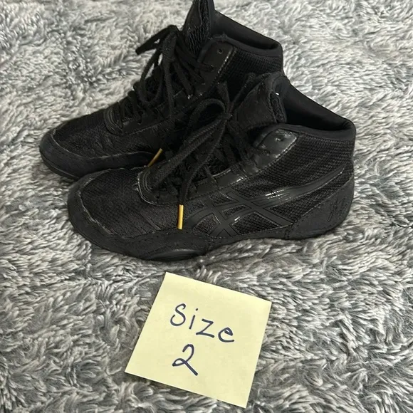 Used Kids Wrestling Shoes (4 pairs)