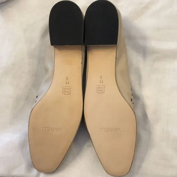 VANELI ECRU FLATS.  NEW.  STYLE IS FABRA