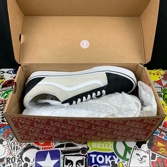 Vans Old Skool Suede Deboss Logo Women’s Various Sizes