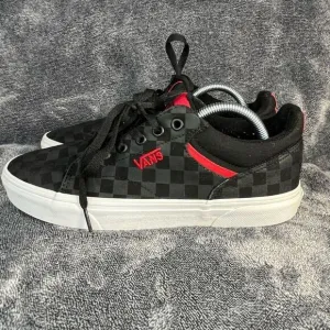 Vans Fashion Sneakers  Seldan Sneaker Men’s 9