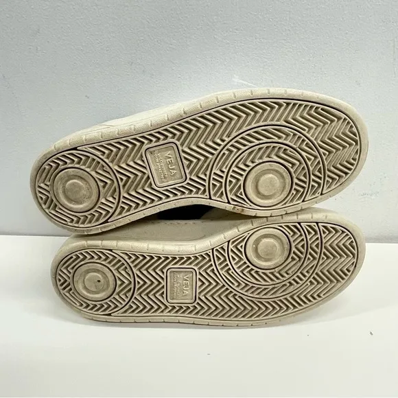 Veja Campo Leather Shoes in White/Black Size 7