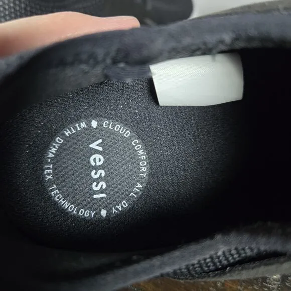 Vessi Everyday Sneaker Womens Size 7 Waterproof Shoes Sneakers Black White