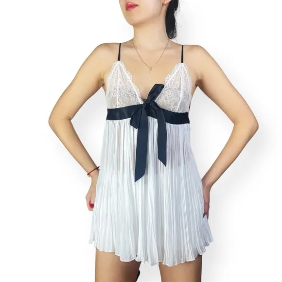 Victoria's Secret Lace Satin Bow Pleated Babydoll Slip Dress Size M