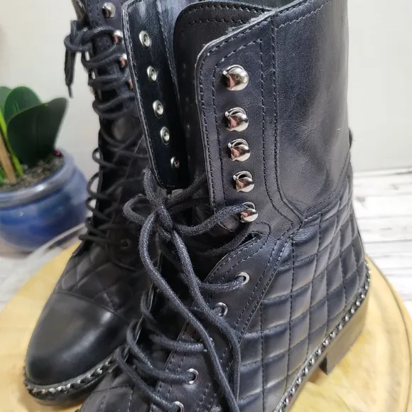 VINCE CAMUTO Joanie Women's Quilted Black Leather Shoes Boots | Size 8.5