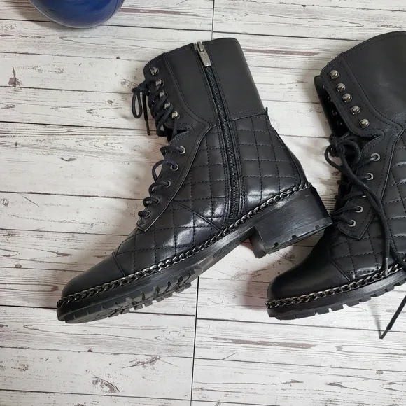 VINCE CAMUTO Joanie Women's Quilted Black Leather Shoes Boots | Size 8.5