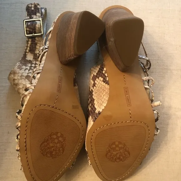 Vince Camuto Peep Toe Shoes Sz 8.5 NWOB