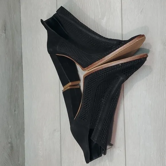 Vince Camuto Women Levesna Ankle Heels Shoes sz 8.5M